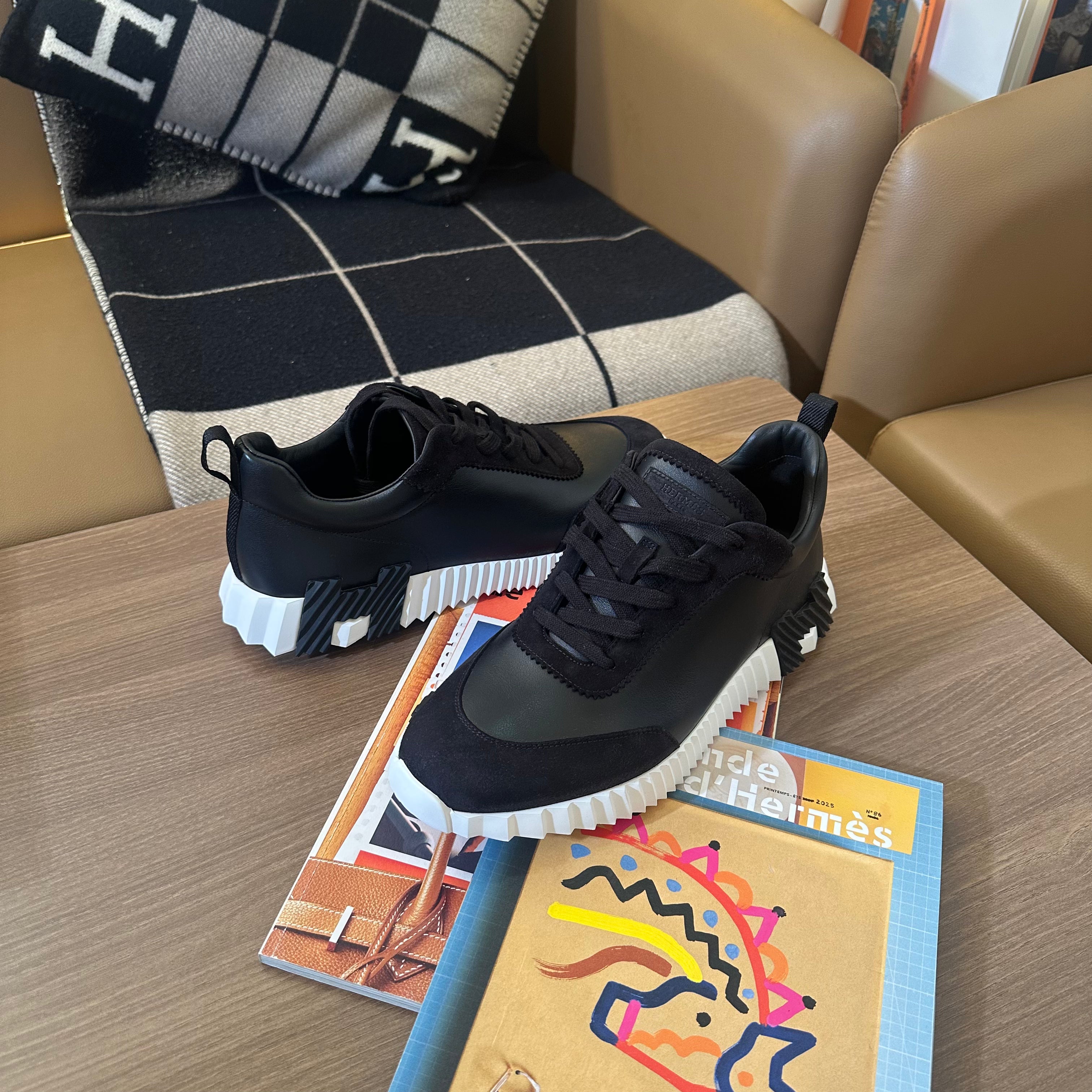 HERMES MEN BOUNCING BLACK/WHITE