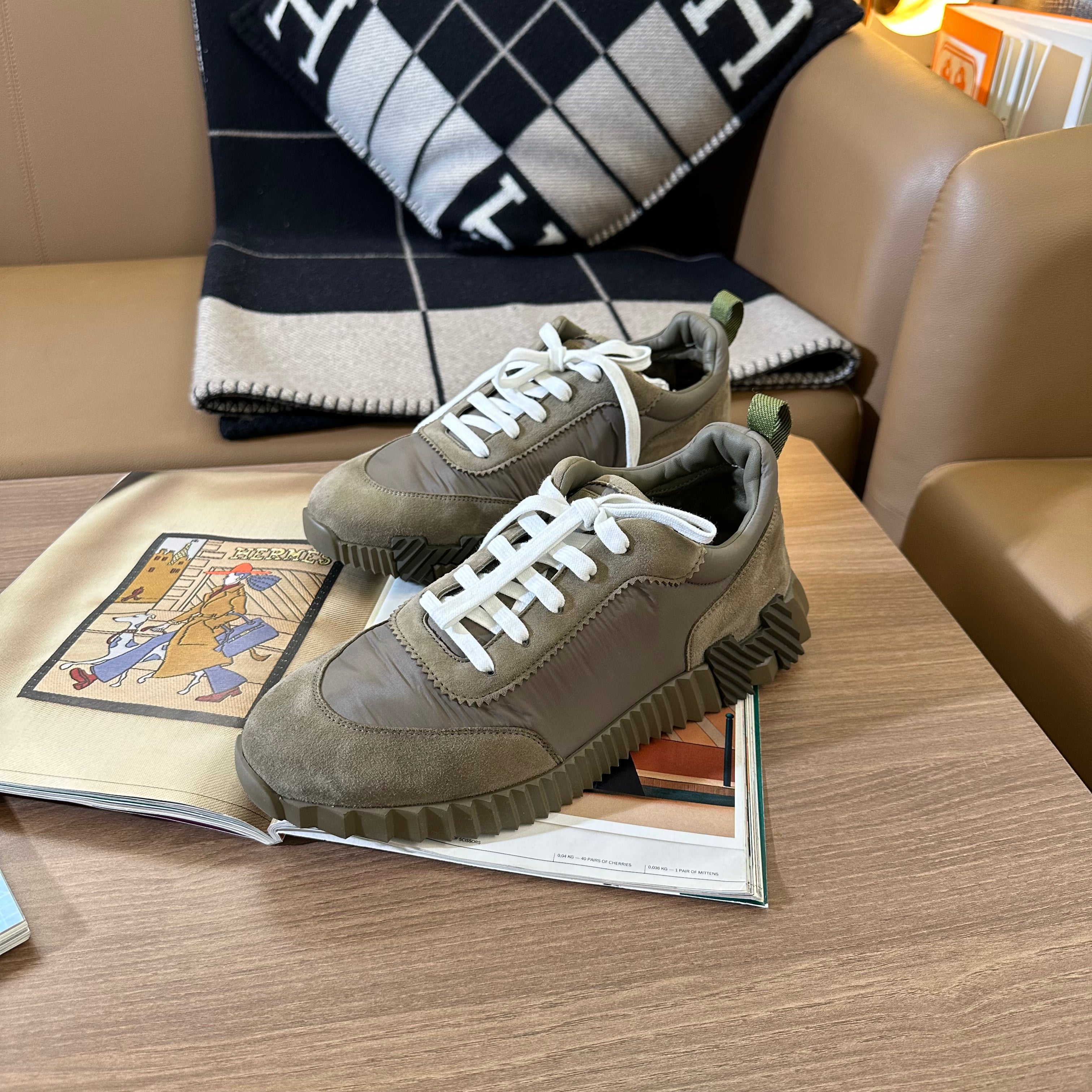 HERMES MEN BOUNCING OLIVE